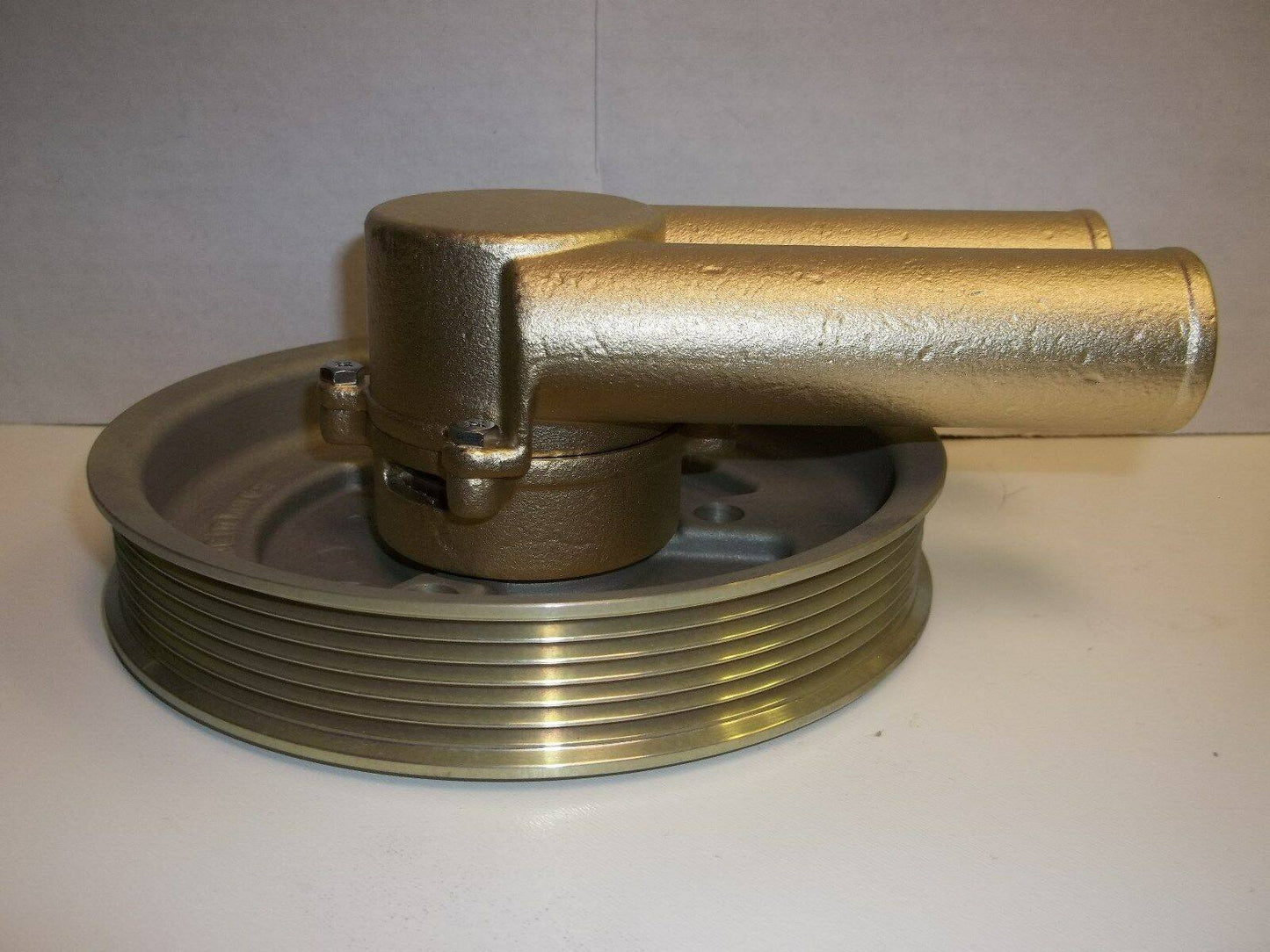 munirater Raw Water Sea Pump Replacement for Volvo Penta 4.3L 5.0L 5.7L 21214599 3812693